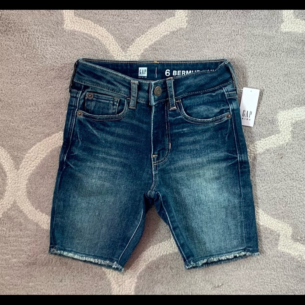GAP Kids High Rise Denim Bermuda Shorts Size 5 & 6 NWT